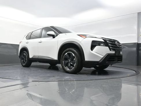 Used 2025 Nissan Rogue SV AWD/4WD image 31