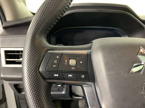 Used 2024 Mitsubishi Outlander SE image 18