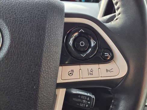 Used 2018 Toyota Prius Prime Advanced image 18