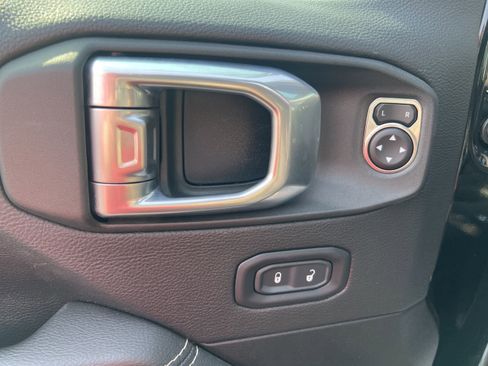 Used 2022 Jeep Wrangler Unlimited Sahara w/ Cold Weather Group image 20