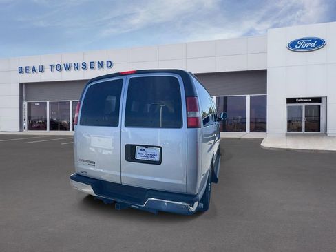 Used 2012 Chevrolet Express 3500 LT w/ LT Preferred Equipment Group image 3