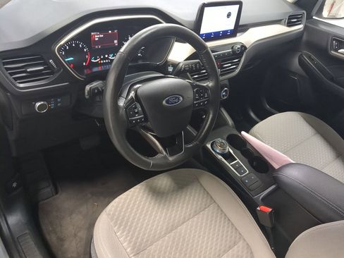 Used 2021 Ford Escape SE w/ Cold Weather Package image 11