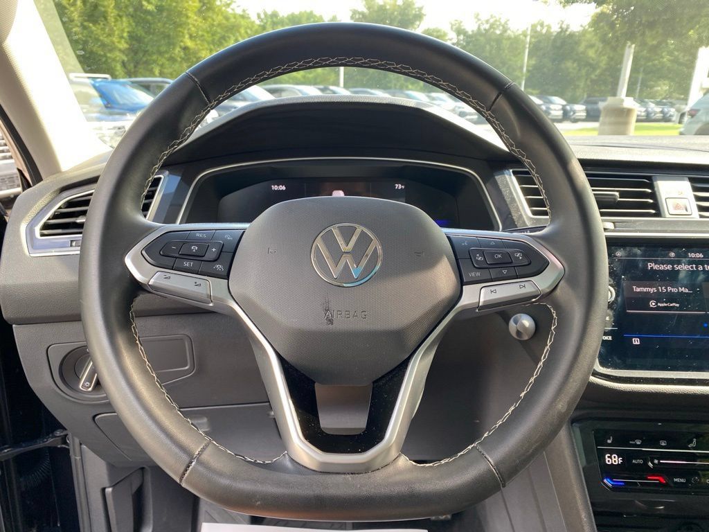 Used 2024 Volkswagen Tiguan SE w/ Panoramic Sunroof Package FWD image 13