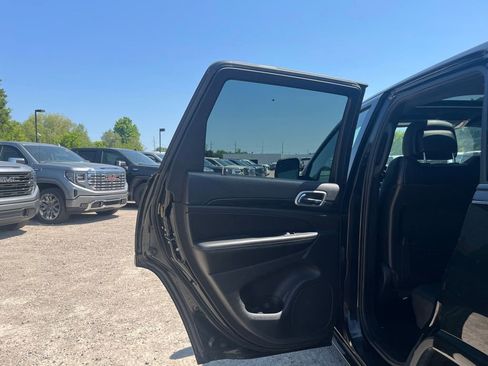 Used 2020 Jeep Grand Cherokee Altitude AWD/4WD image 30