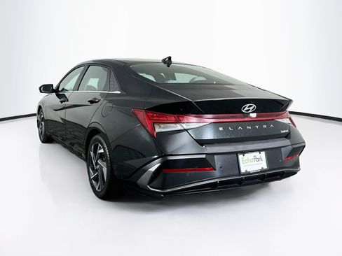 Used 2024 Hyundai Elantra Limited FWD image 5