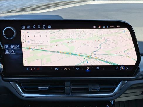 Used 2025 Chevrolet Equinox EV LT image 13