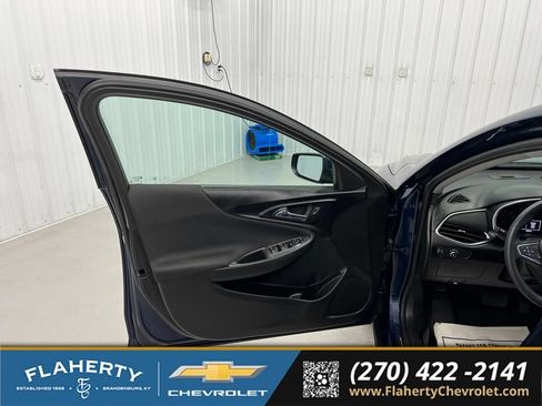 Used 2021 Chevrolet Malibu LT FWD image 8