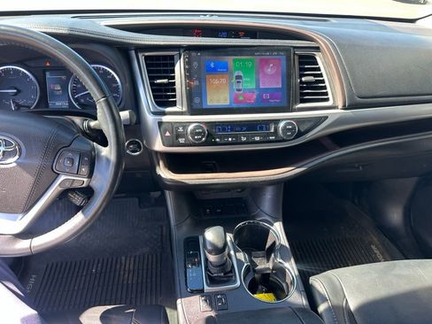 Certified 2018 Toyota Highlander XLE image 14