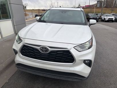 Used 2023 Toyota Highlander XLE