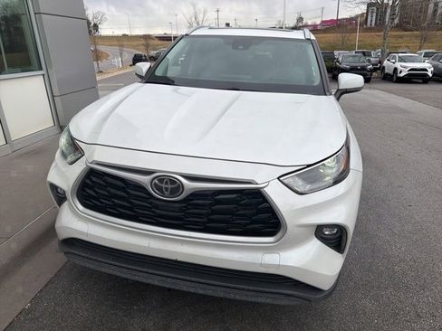 Used 2023 Toyota Highlander XLE image 1