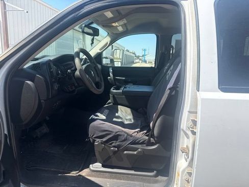 Used 2010 Chevrolet Silverado 3500 LT w/ Exterior Plus Package AWD/4WD image 3
