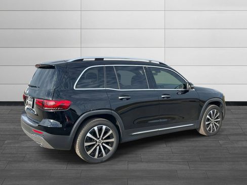 Certified 2021 Mercedes-Benz GLB 250 w/ Premium Package image 3