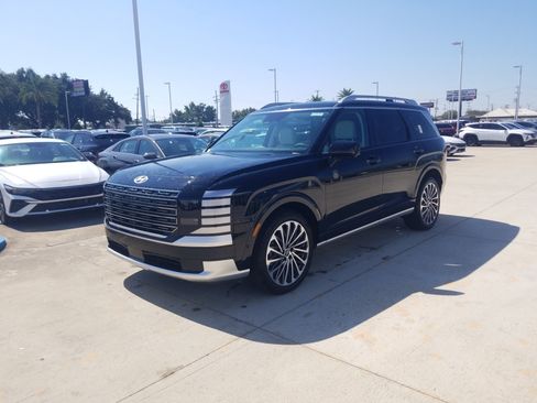 New 2026 Hyundai Palisade Calligraphy FWD image 3