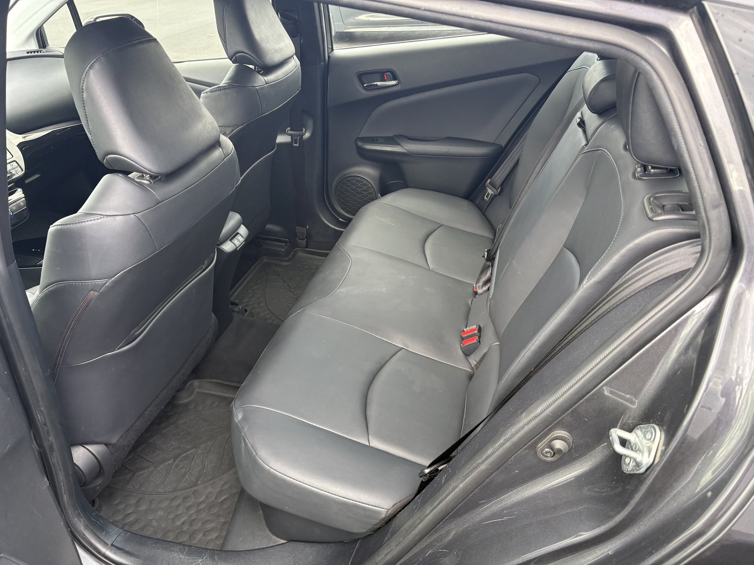 Used 2019 Toyota Prius XLE AWD/4WD image 7