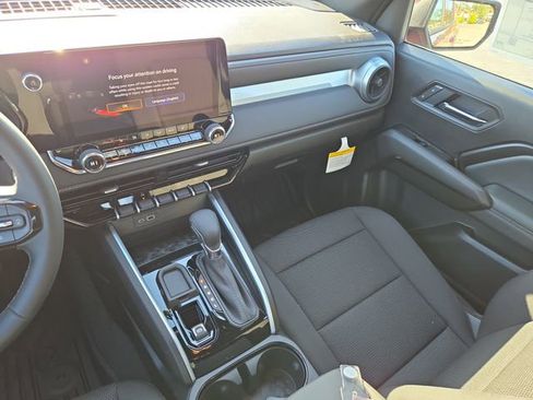 Used 2026 Chevrolet Colorado LT RWD image 23