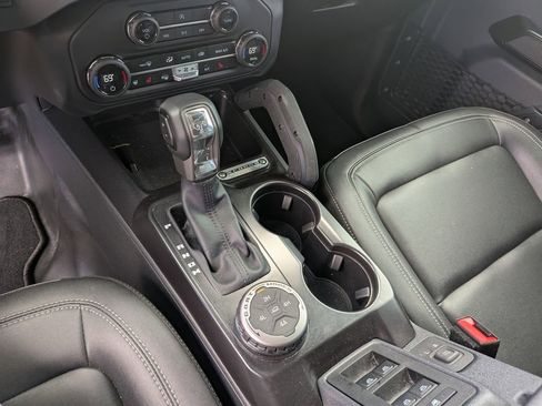 Used 2025 Ford Bronco Badlands image 26