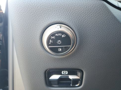 Certified 2025 Mercedes-Benz GLC 350e 4MATIC image 33