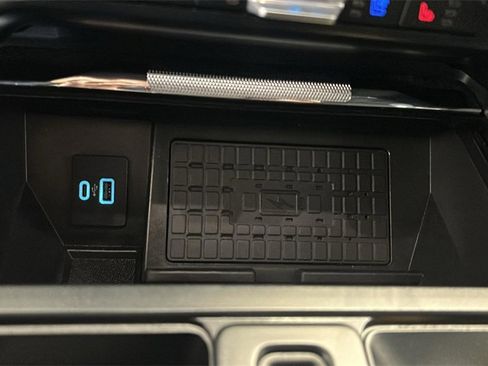 Used 2023 Ford F150 Platinum w/ FX4 Off-Road Package image 27