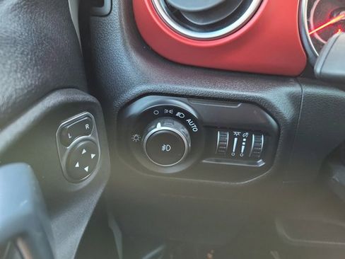 Certified 2021 Jeep Wrangler Unlimited Rubicon image 28