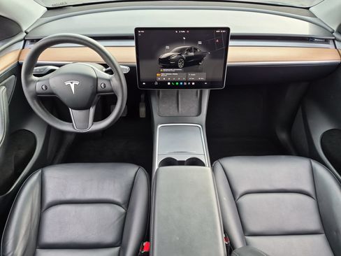 Used 2024 Tesla Model Y Long Range AWD/4WD image 29