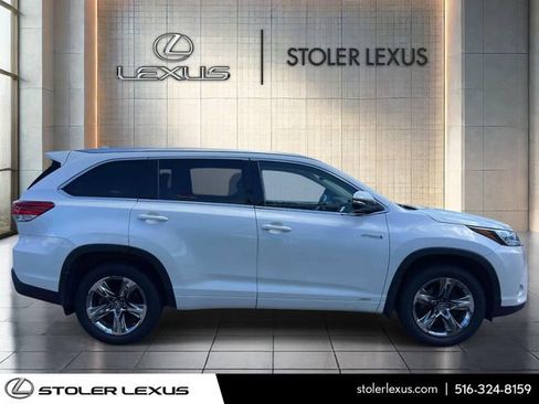 Used 2017 Toyota Highlander Limited Platinum AWD/4WD image 5