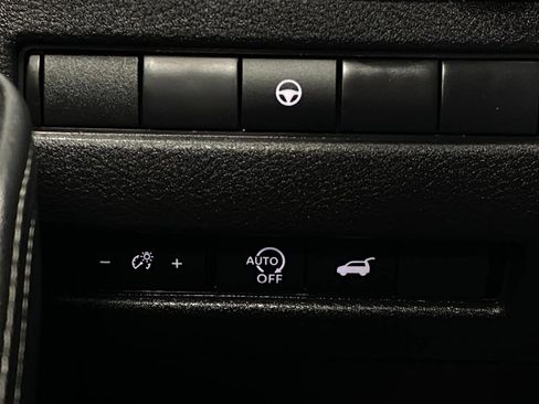 Certified 2025 Nissan Rogue SV image 14