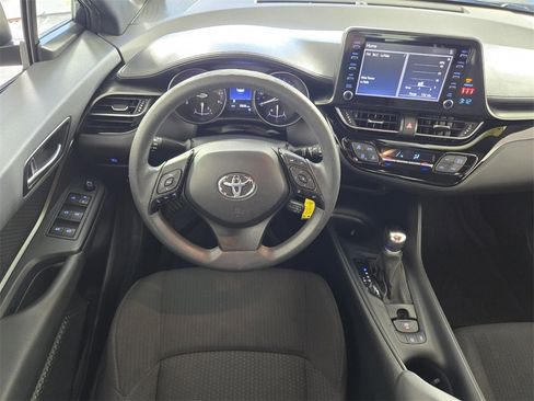Used 2019 Toyota C-HR LE image 8