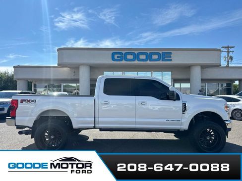 Used 2017 Ford F350 Lariat w/ Lariat Ultimate Package AWD/4WD image 4