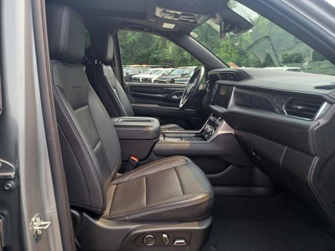 Used 2023 GMC Yukon XL Denali AWD/4WD image 30