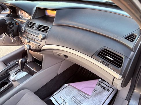 Used 2011 Honda Accord LX image 24