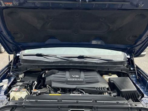 Used 2019 Nissan Titan SV image 14