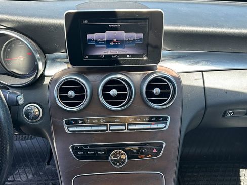 Used 2018 Mercedes-Benz C 300 4MATIC Sedan image 14