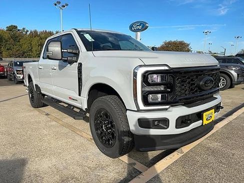 New 2026 Ford F250 XLT w/ XLT Premium Package AWD/4WD image 3