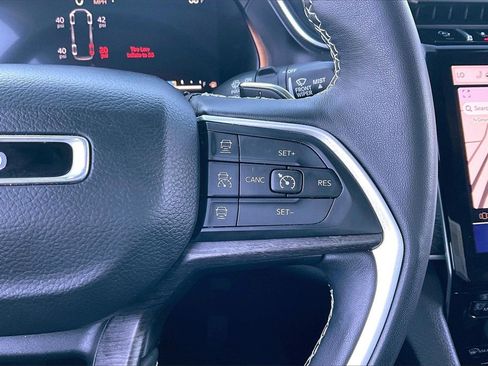 Used 2022 Jeep Grand Cherokee L Limited image 19