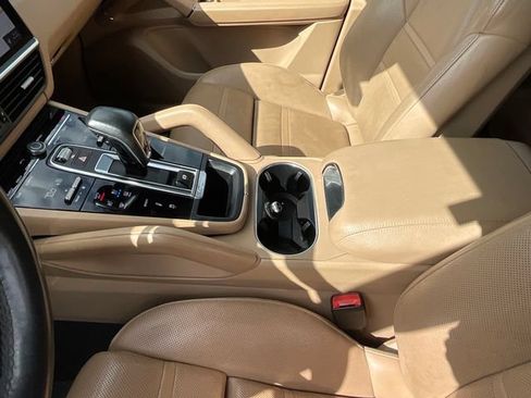 Used 2019 Porsche Cayenne S AWD/4WD image 38