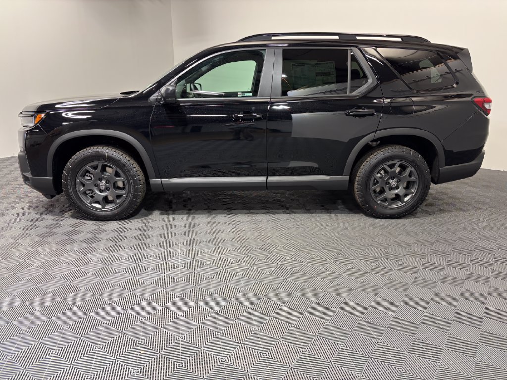 New 2026 Honda Pilot TrailSport image 3