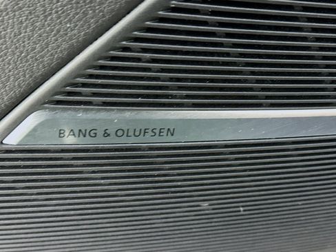 Used 2022 Audi Q8 Premium Plus w/ Premium Plus Package image 4