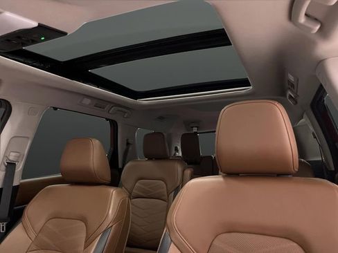 Used 2023 Nissan Pathfinder Platinum image 7