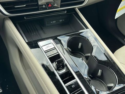 New 2025 Volkswagen Atlas SE image 20