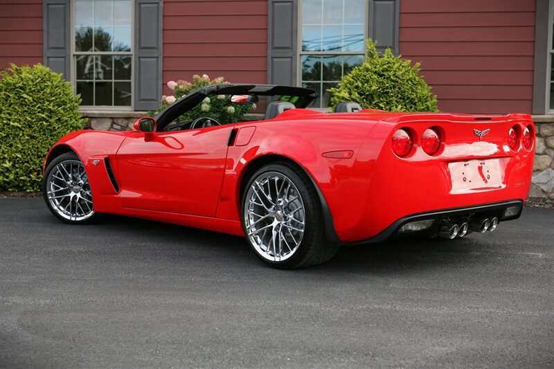 Used 2013 Chevrolet Corvette 427 w/ 1SB Preferred Equipment Group RWD image 11