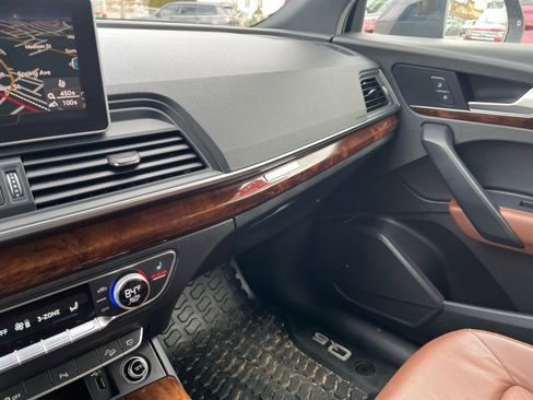 Used 2018 Audi Q5 2.0T Premium Plus w/ Premium Plus Package image 38