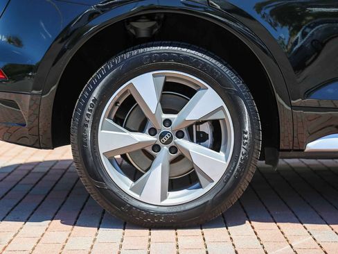 Certified 2023 Audi Q5 2.0T Premium w/ Convenience Package AWD/4WD image 9