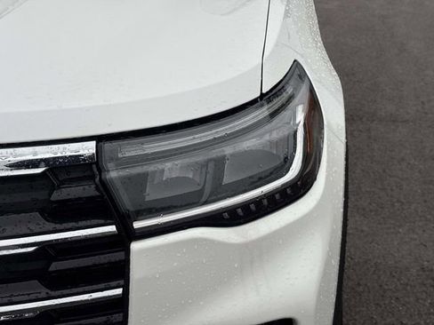 New 2026 Ford Explorer Active RWD image 10