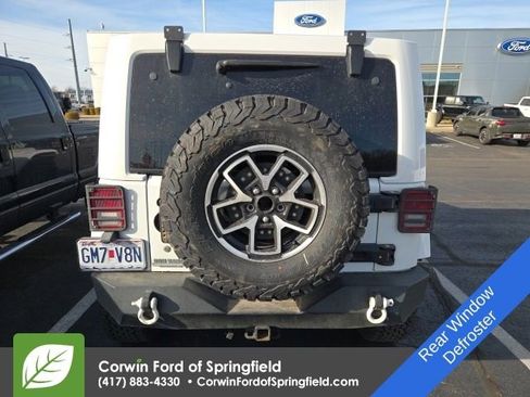 Used 2017 Jeep Wrangler Unlimited Sahara w/ Connectivity Group image 7