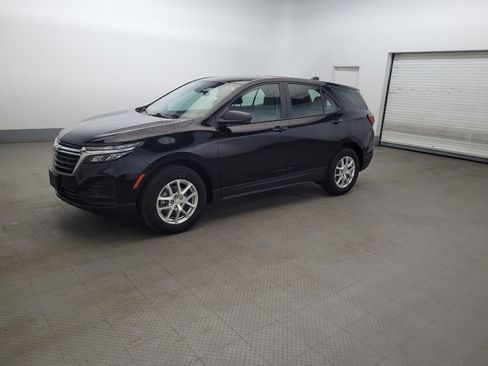 Used 2024 Chevrolet Equinox LS FWD image 2