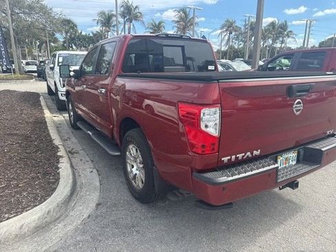 Used 2019 Nissan Titan SV w/ SV Convenience Package image 6