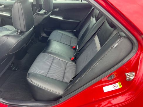 Used 2014 Toyota Camry SE FWD image 13