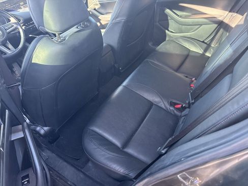 Used 2021 MAZDA MAZDA3 s image 8