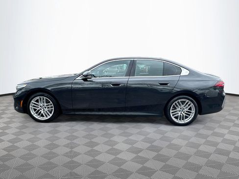 Used 2025 BMW 530i xDrive image 9