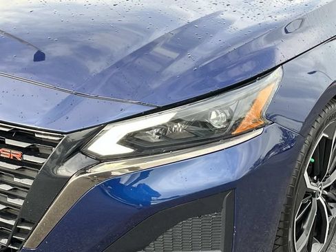 Used 2024 Nissan Altima 2.5 SR FWD image 10